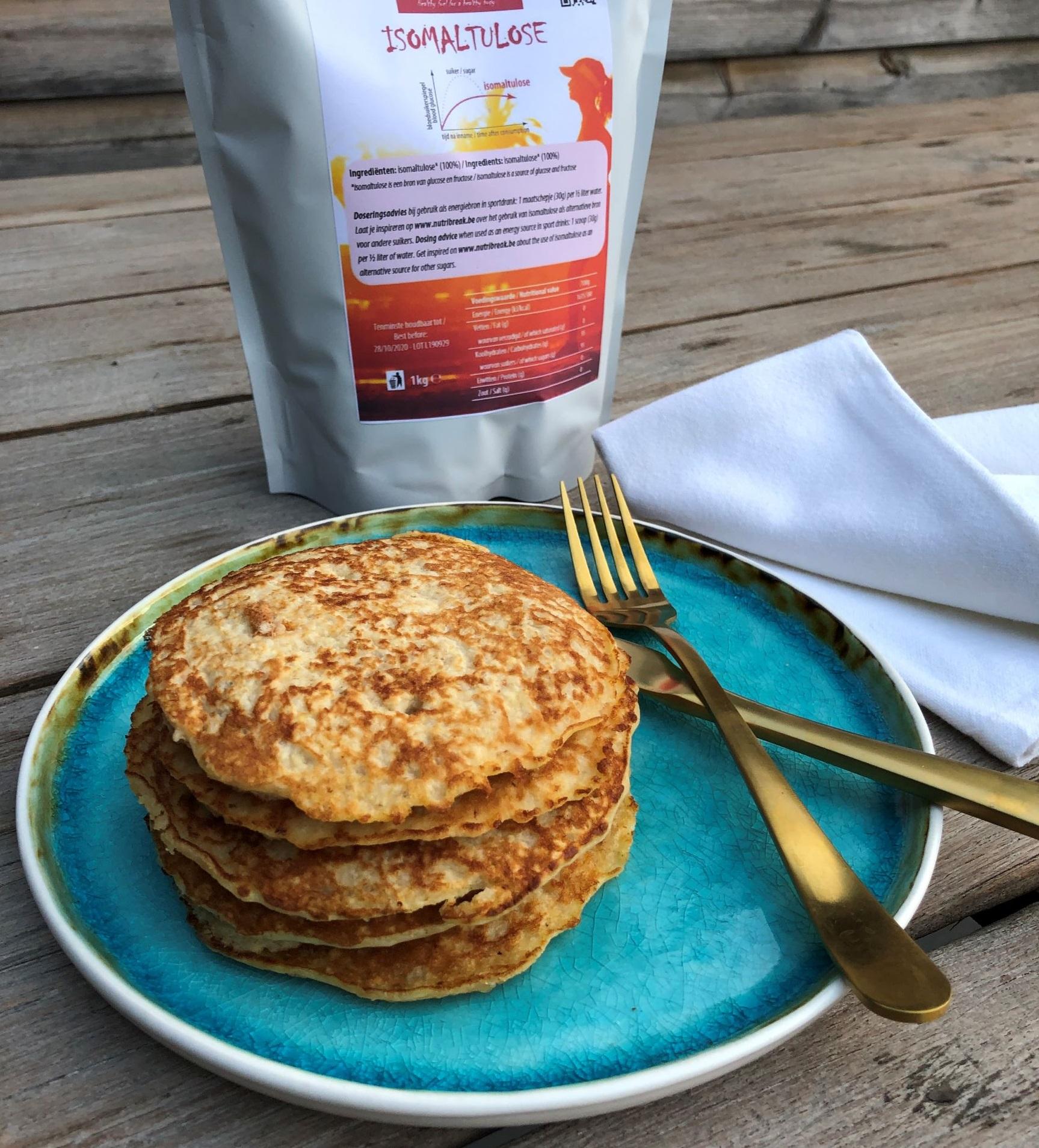 Tasty, slightly sweet oatmeal pancakes rich in fiber and also a source of high-quality protein. A healthy treat that will gradually increase your energy level for a long time.